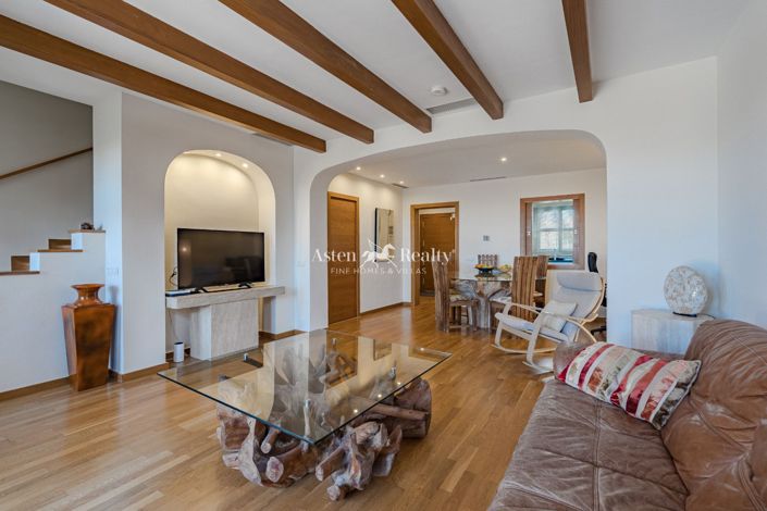 Image No.7-3 Bed House for sale
