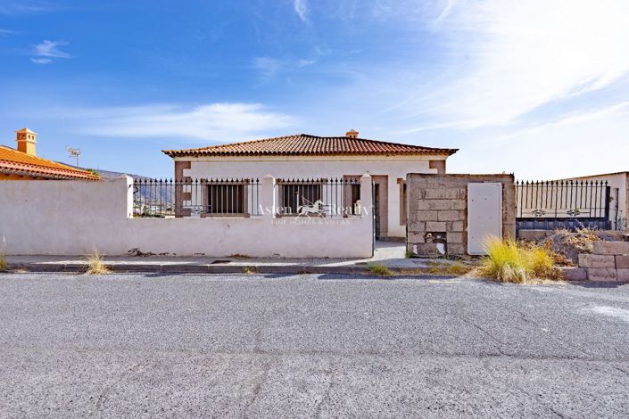 Image No.3-4 Bed Villa for sale