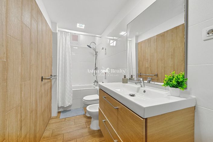 Image No.20-4 Bed Penthouse for sale