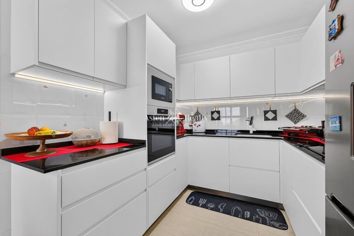 Image No.8-2 Bed Flat for sale