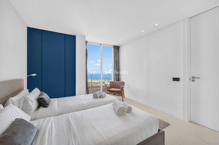 Image No.24-3 Bed Villa for sale