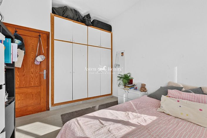 Image No.9-3 Bed House for sale