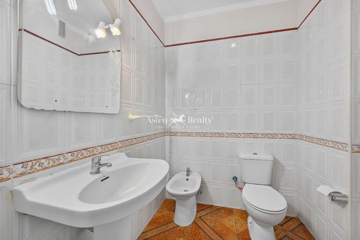 Image No.14-3 Bed Apartment for sale