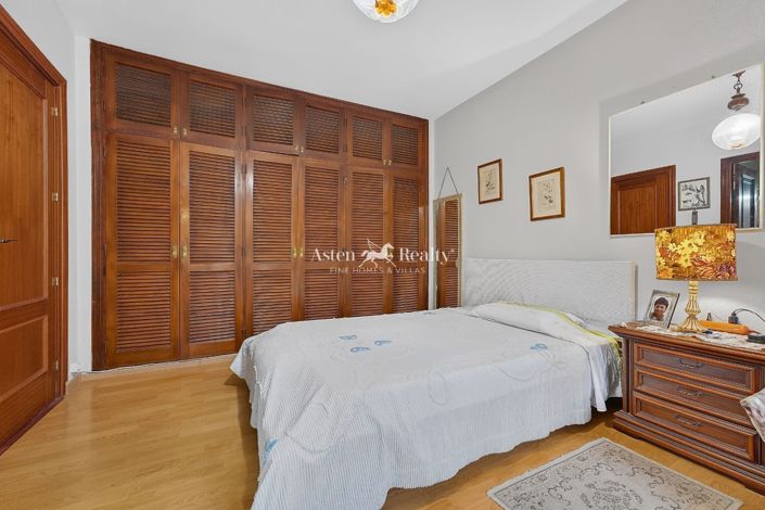 Image No.17-3 Bed Flat for sale