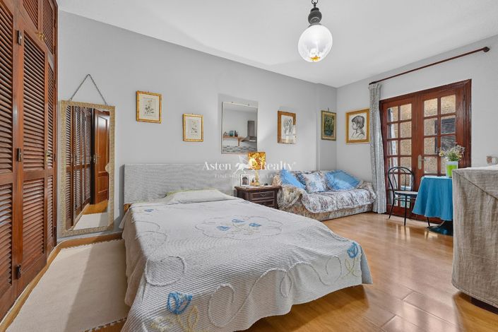 Image No.18-3 Bed Flat for sale