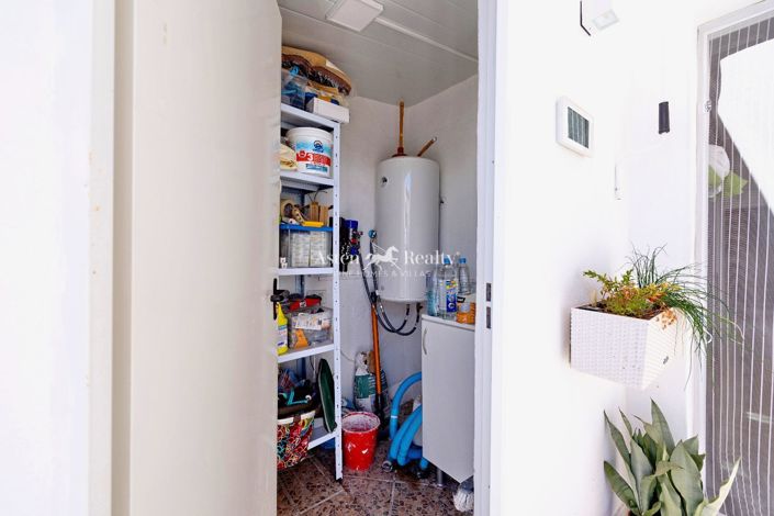 Image No.18-3 Bed House for sale