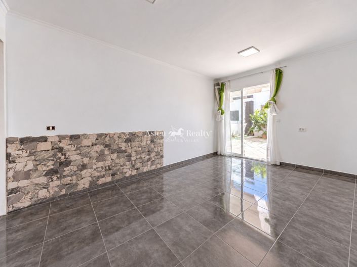 Image No.24-3 Bed House for sale
