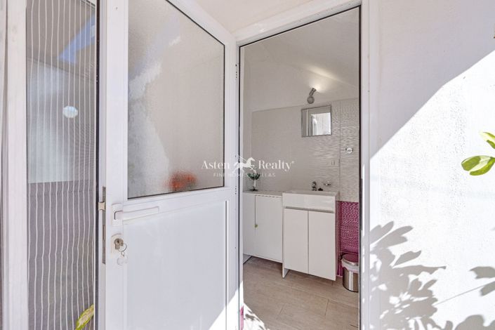 Image No.27-3 Bed House for sale