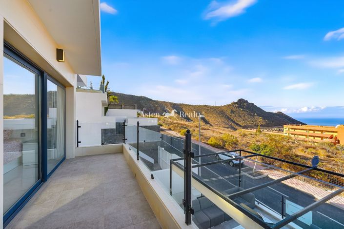 Image No.29-3 Bed Villa for sale