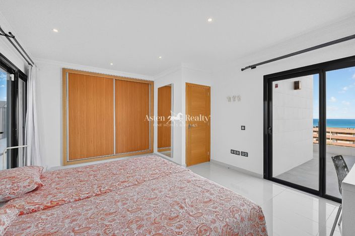 Image No.37-3 Bed Villa for sale