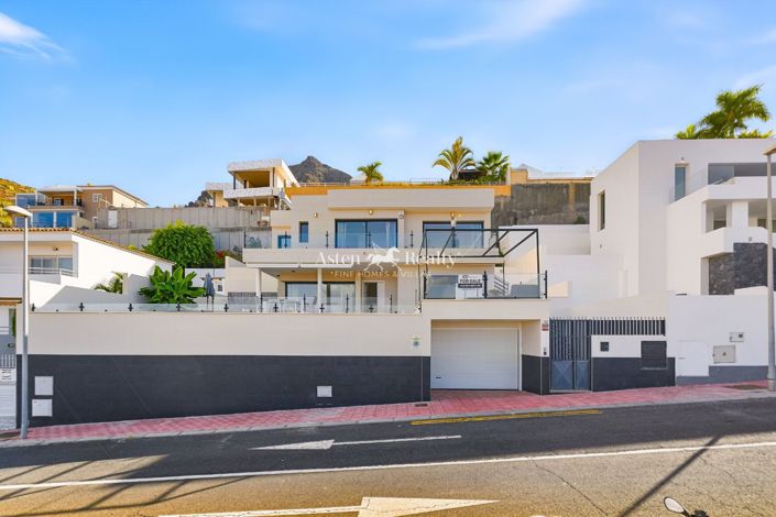 Image No.42-3 Bed Villa for sale