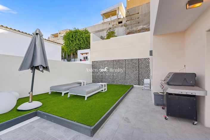 Image No.9-3 Bed Villa for sale