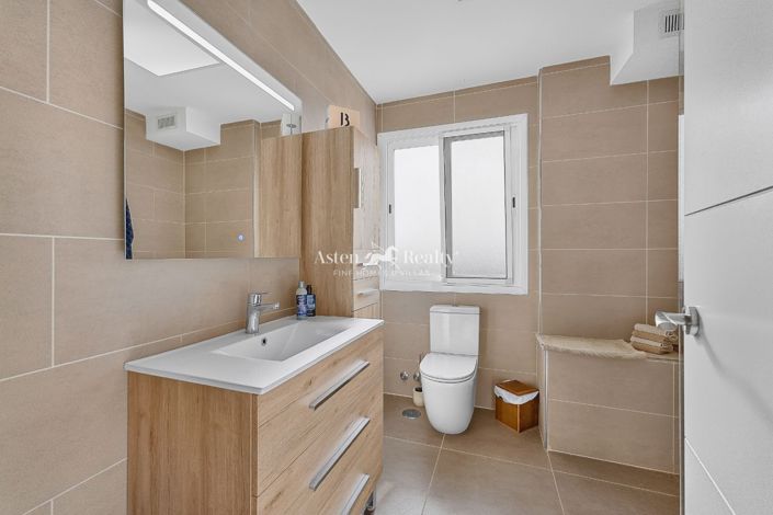 Image No.25-5 Bed Villa for sale