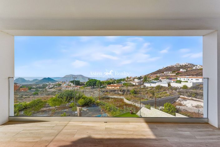 Image No.28-5 Bed Villa for sale