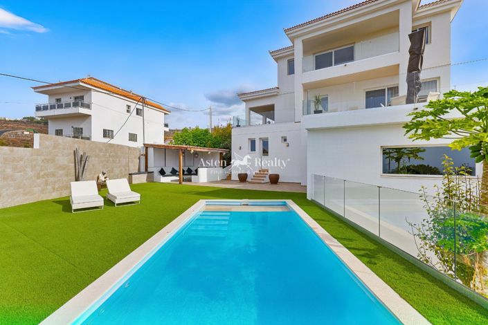 Image No.29-5 Bed Villa for sale