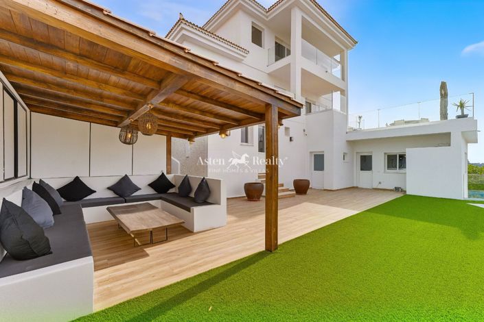 Image No.30-5 Bed Villa for sale