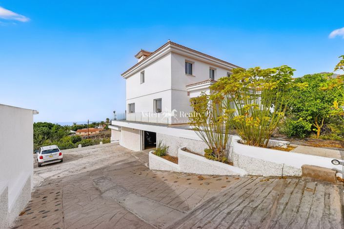 Image No.36-5 Bed Villa for sale