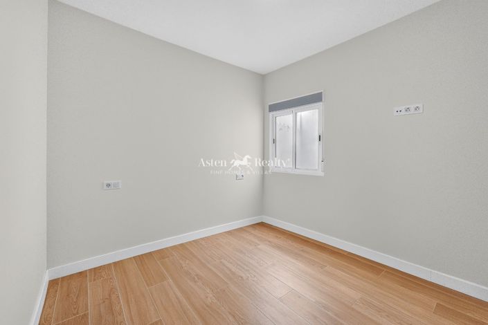 Image No.8-Appartement de 2 chambres à vendre