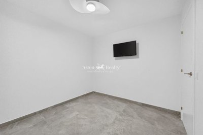 28876976