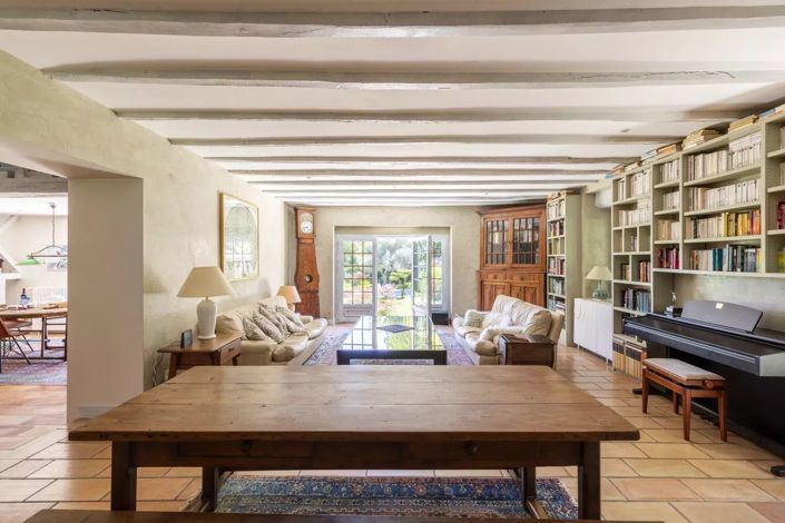 Image No.2-4 Bed House for sale