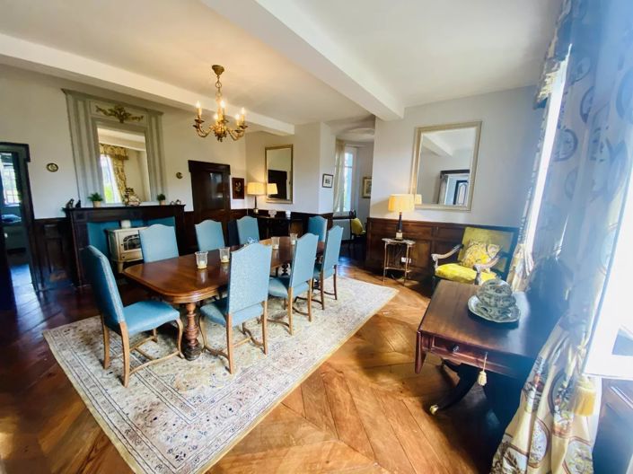 Image No.12-8 Bed Chateaux for sale