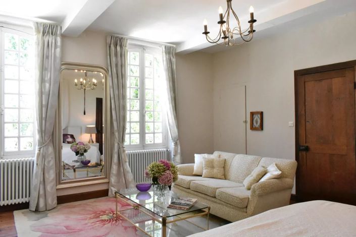 Image No.16-8 Bed Chateaux for sale