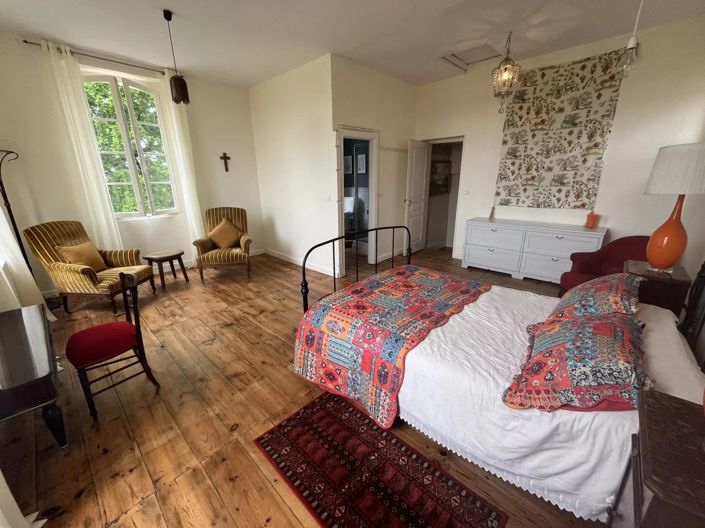 Image No.22-8 Bed Chateaux for sale