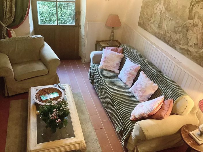 Image No.27-8 Bed Chateaux for sale