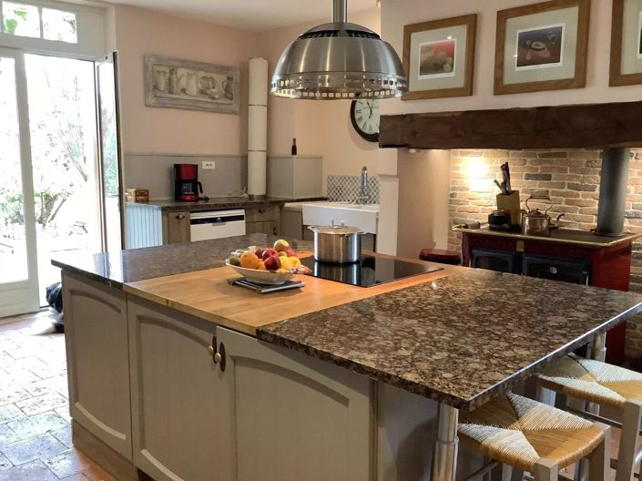 Image No.9-8 Bed Chateaux for sale