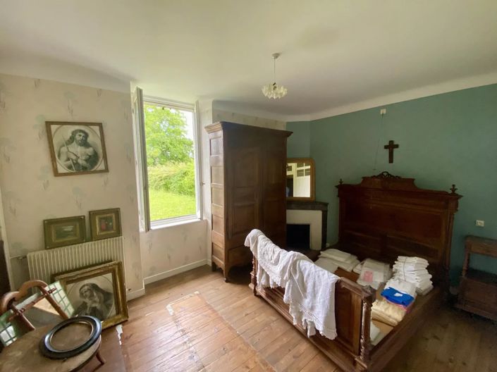 Image No.7-5 Bed House for sale