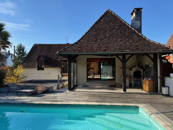 Image No.1-4 Bed House for sale