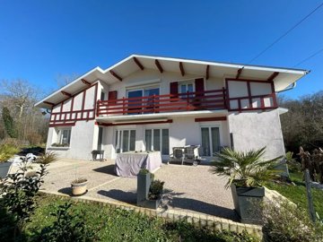 1 - Salies-de-Bearn, House