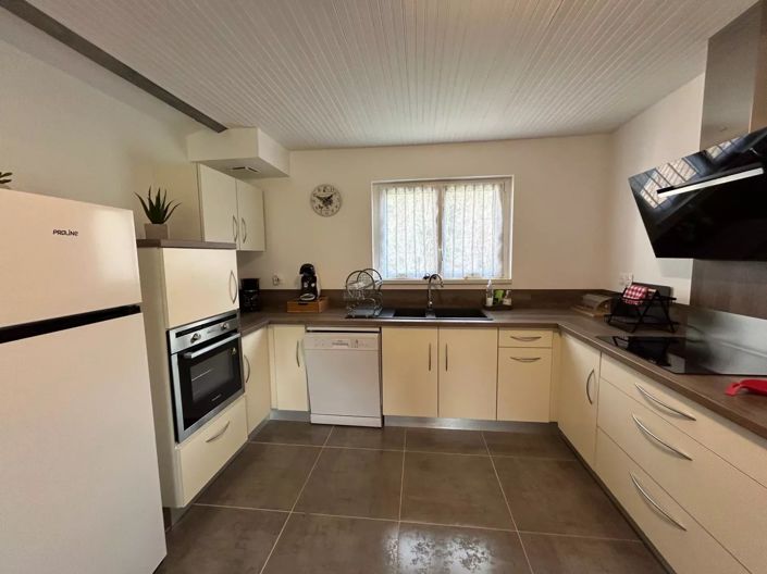 Image No.11-3 Bed House for sale