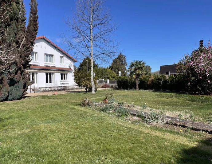Image No.1-4 Bed House for sale