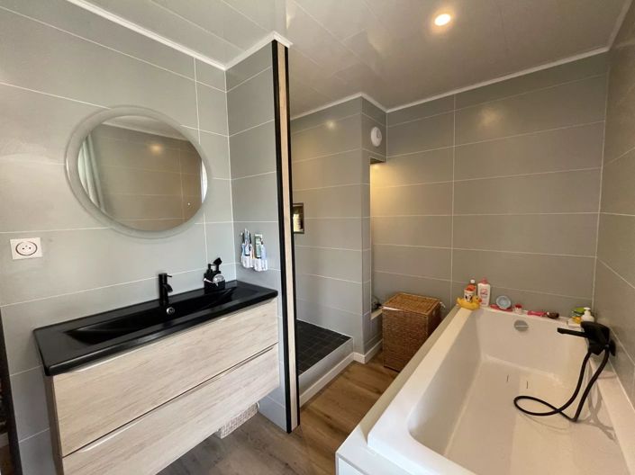 Image No.10-4 Bed House for sale