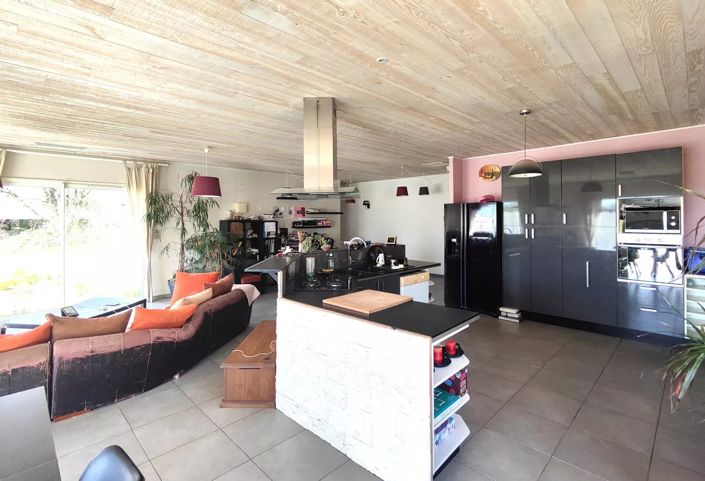 Image No.6-3 Bed House for sale