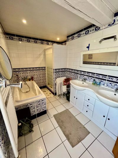 Image No.9-4 Bed House for sale