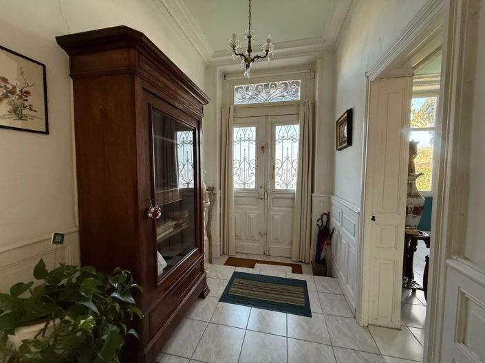 Image No.3-8 Bed House for sale