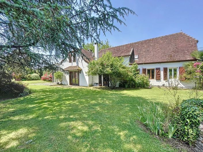 Image No.1-4 Bed House for sale