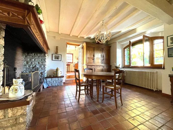 Image No.2-4 Bed House for sale