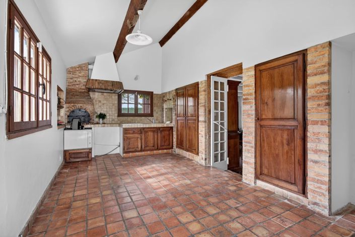 Image No.5-4 Bed House for sale