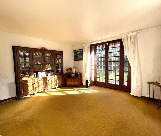 Image No.6-4 Bed House for sale