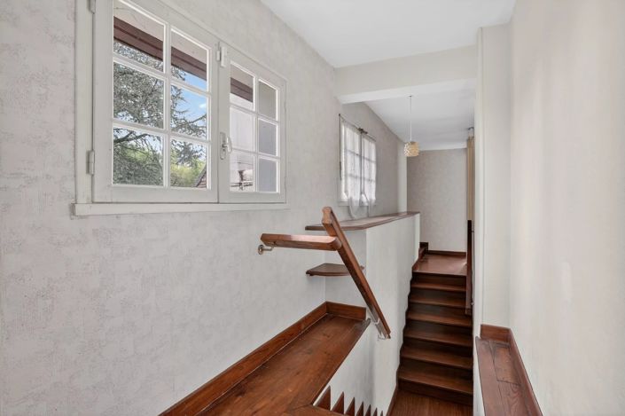 Image No.9-4 Bed House for sale