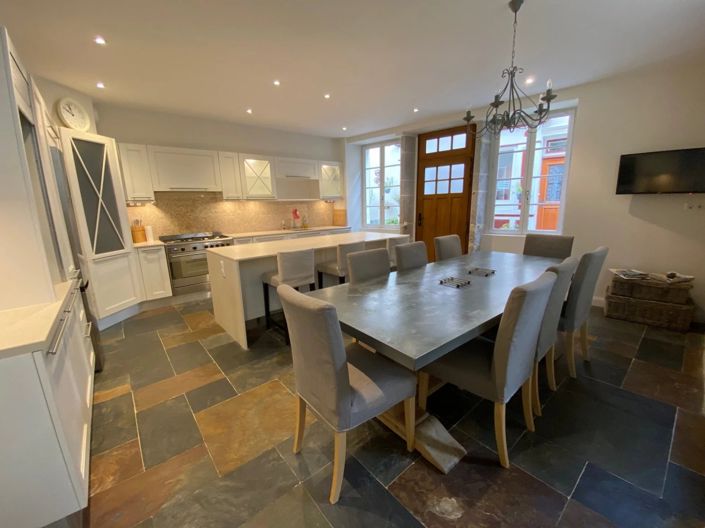 Image No.2-4 Bed House for sale