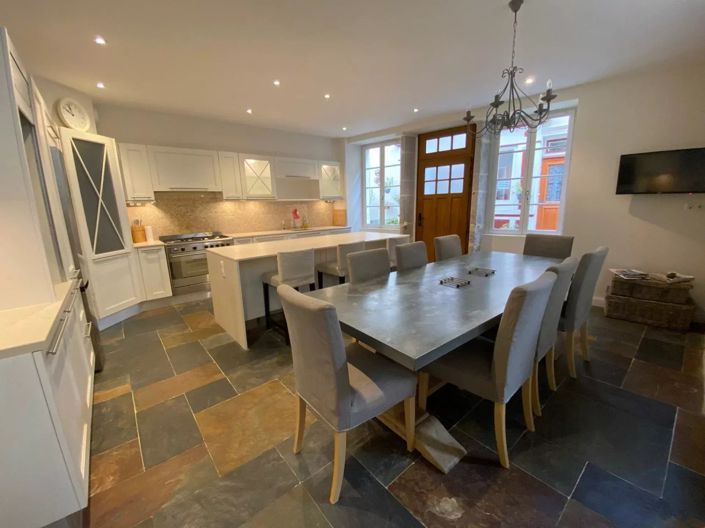 Image No.2-4 Bed House for sale