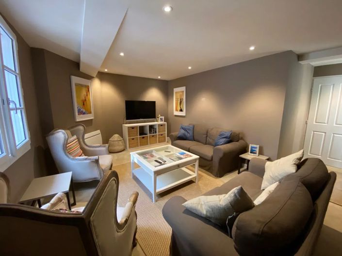 Image No.6-4 Bed House for sale