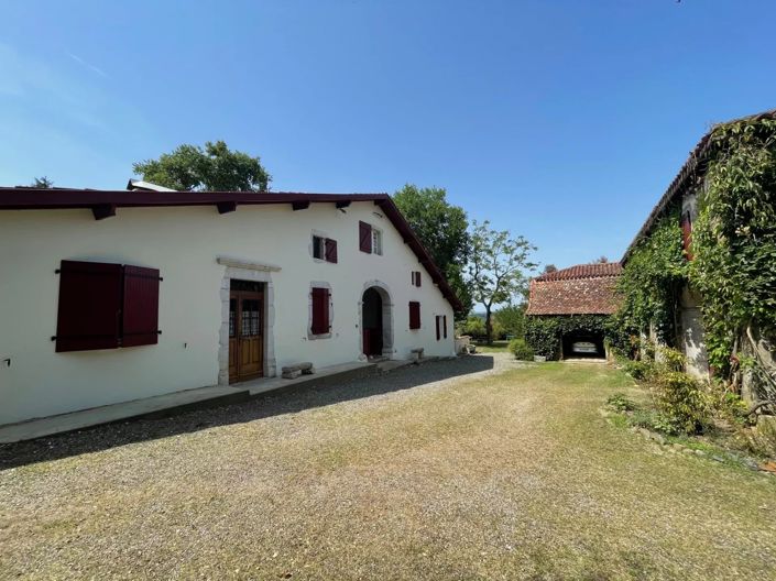 Image No.1-5 Bed House for sale