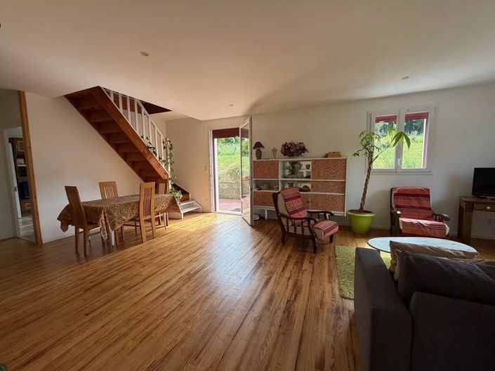 Image No.3-6 Bed House for sale