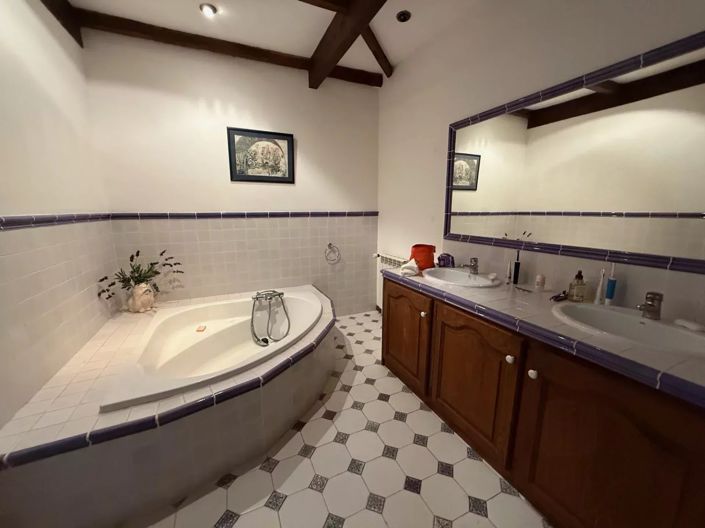 Image No.4-5 Bed House for sale