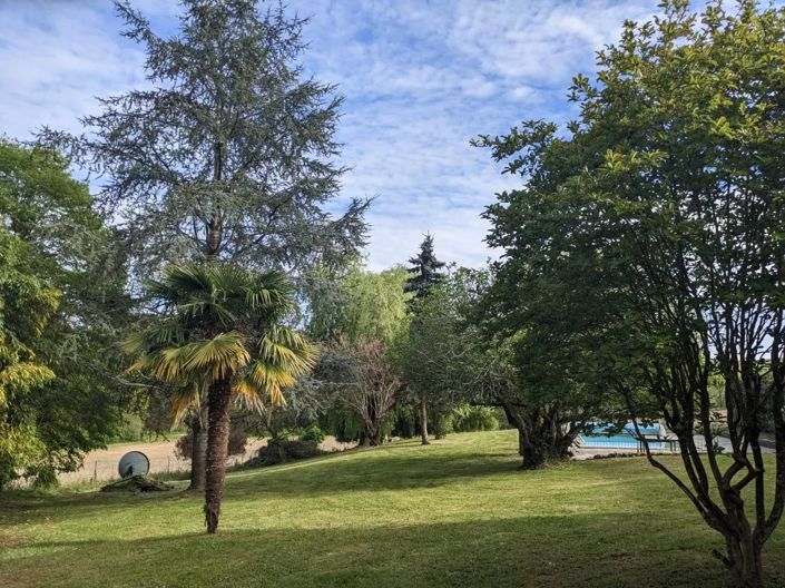 Image No.7-5 Bed House for sale